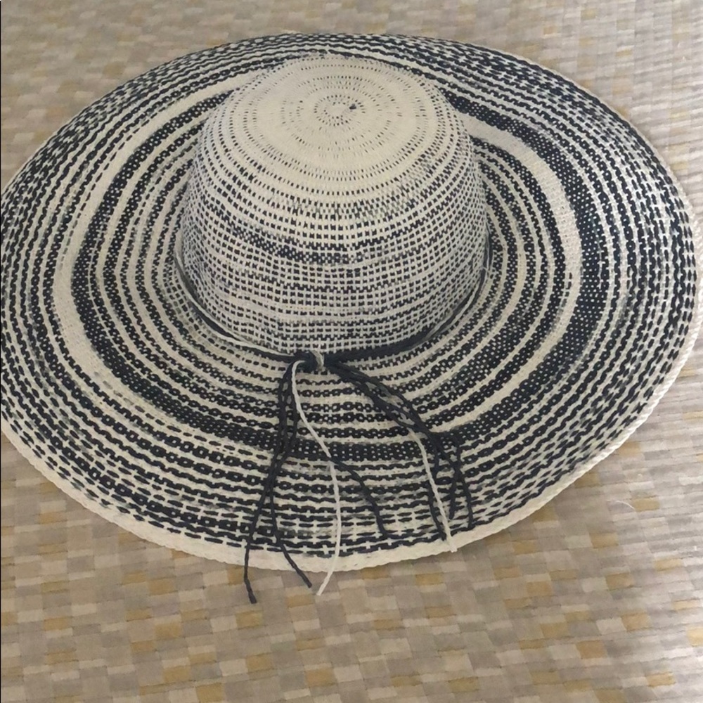 Caslo Floopy Straw Hat